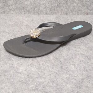 OKA b Rhinestone Medallion Grey Flip Flops Women's Size 9